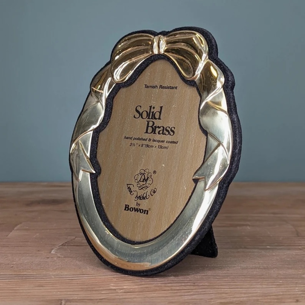 Vintage Solid Brass Oval 3.5" x 5" Photo Frame, Bow and Ribbon, Table Top Frame